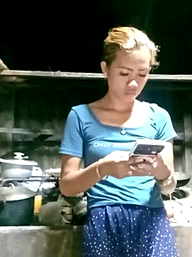 Snapshot of Cutie_body11 chatting on 12/19/24, 12:12 Cutie body11 online show from 12/19/24, 12:12
