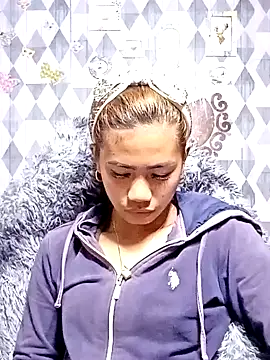 Snapshot of Cutie_body11 chatting on 01/14/25, 01:04 Cutie body11 online show from 01/14/25, 01:04