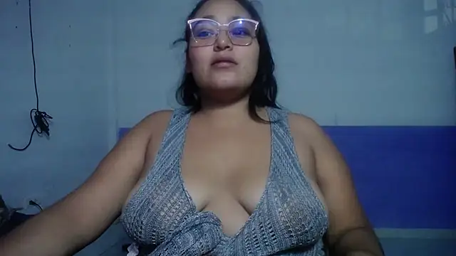 Snapshot of sirena_15 chatting on 06/24/26, 06:01 sirena 15 online show from 06/24/26, 06:01