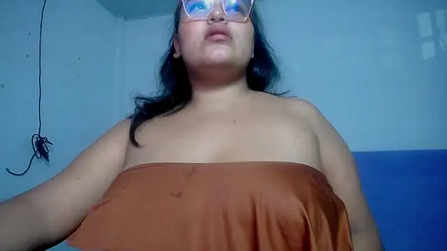 Snapshot of sirena_15 chatting on 06/28/26, 12:16 sirena 15 online show from 06/28/26, 12:16