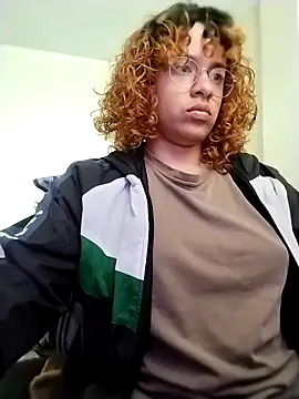 Snapshot of EmmaMelissa0521 chatting on 02/03/26, 04:56 EmmaMelissa0521 online show from 02/03/26, 04:56