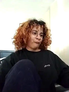 Snapshot of EmmaMelissa0521 chatting on 02/06/26, 06:11 EmmaMelissa0521 online show from 02/06/26, 06:11