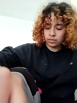 Snapshot of EmmaMelissa0521 chatting on 02/09/26, 04:11 EmmaMelissa0521 online show from 02/09/26, 04:11