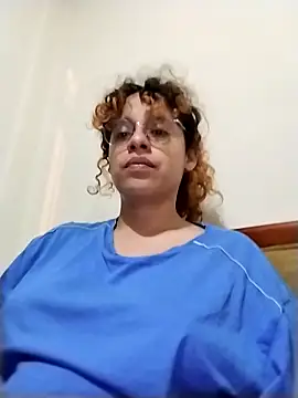 Snapshot of EmmaMelissa0521 chatting on 03/03/26, 12:17 EmmaMelissa0521 online show from 03/03/26, 12:17