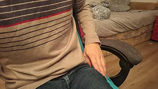 Snapshot of Danyell_K287 chatting on 10/24/25, 06:48 Danyell K287 online show from 10/24/25, 06:48