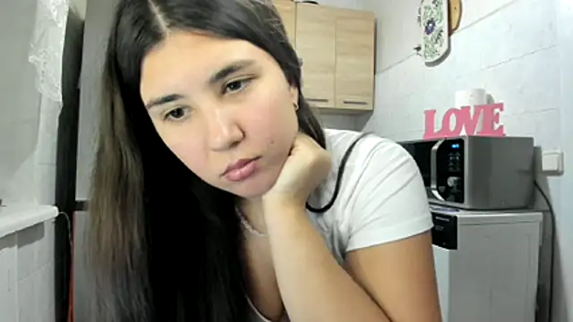 MiaMarrone online show from 11/26/25, 04:19