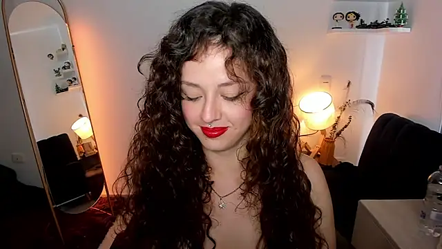 Cassandra Caiin online show from 05/07/26, 10:04