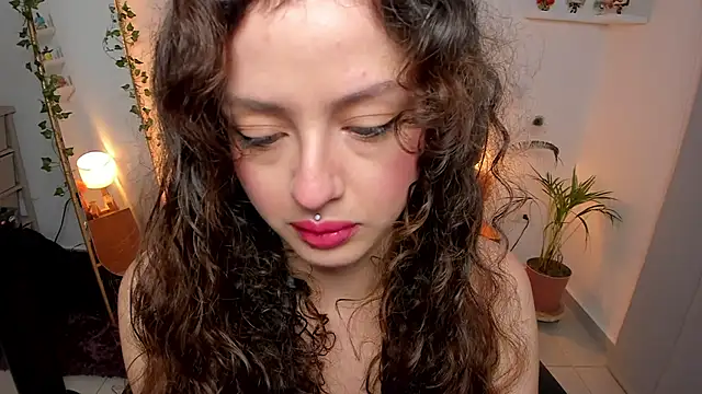 Snapshot of Cassandra_Caiin chatting on 06/24/26, 01:26 Cassandra Caiin online show from 06/24/26, 01:26