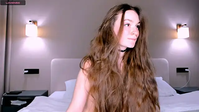 Snapshot of BondGirll chatting on 03/07/25, 11:18 BondGirll online show from 03/07/25, 11:18