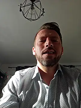 mattregarde online show from 12/15/25, 01:04