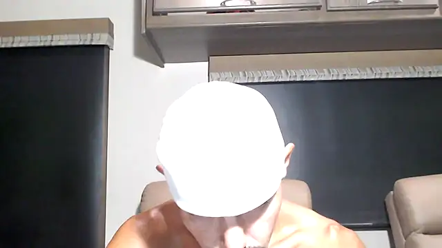Snapshot of ThickD2C chatting on 05/14/26, 05:09 ThickD2C online show from 05/14/26, 05:09