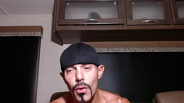 Snapshot of ThickD2C chatting on 07/05/26, 07:32 ThickD2C online show from 07/05/26, 07:32