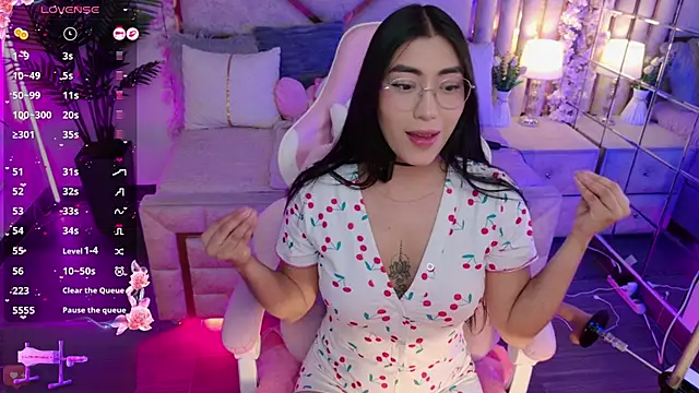 Snapshot of shanon- chatting on 10/03/25, 12:07 shanon- online show from 10/03/25, 12:07