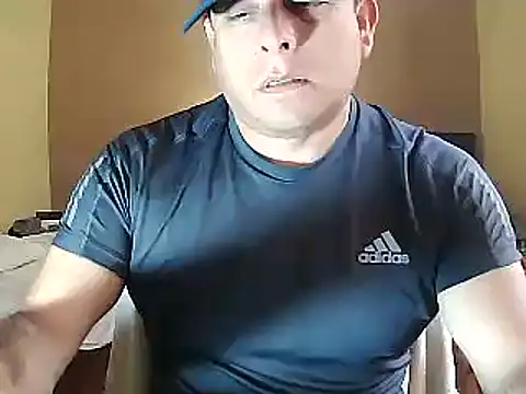 Snapshot of chicoguapo8 chatting on 02/11/25, 12:48 chicoguapo8 online show from 02/11/25, 12:48