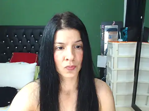 Estefani 32 online show from 12/29/24, 04:19