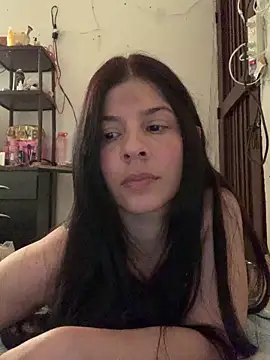 Estefani 32 online show from 05/16/26, 06:28