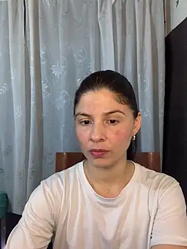 Estefani 32 online show from 05/30/26, 08:50