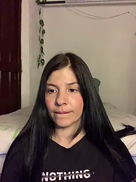 Estefani 32 online show from 06/18/26, 07:29