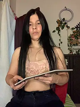 Snapshot of Estefani_32 chatting on 06/29/26, 07:36 Estefani 32 online show from 06/29/26, 07:36