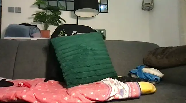 Snapshot of choco_petite chatting on 02/11/25, 06:08 choco petite online show from 02/11/25, 06:08