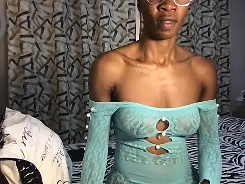 Snapshot of choco_petite chatting on 02/27/25, 03:25 choco petite online show from 02/27/25, 03:25