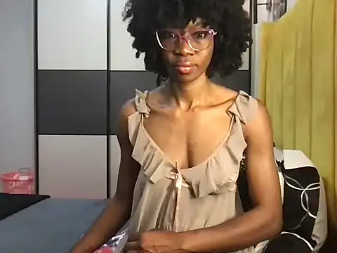 Snapshot of choco_petite chatting on 03/02/25, 03:56 choco petite online show from 03/02/25, 03:56