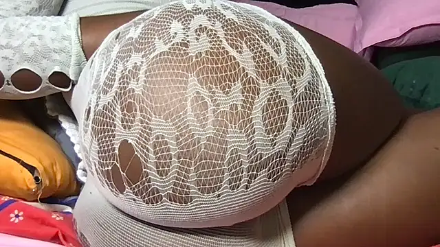 choco petite online show from 05/04/26, 12:17