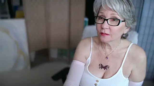 Snapshot of petradaniels chatting on 03/06/26, 09:11 petradaniels online show from 03/06/26, 09:11