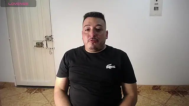 Snapshot of antonycruz chatting on 06/10/26, 01:28 antonycruz online show from 06/10/26, 01:28