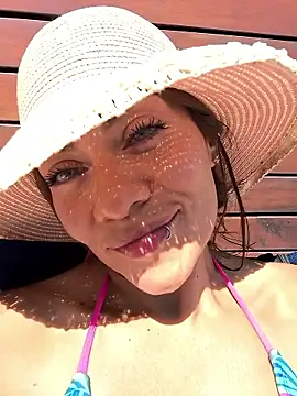 Snapshot of SamyJones9 chatting on 01/18/26, 06:34 SamyJones9 online show from 01/18/26, 06:34