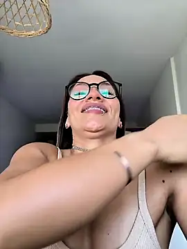 Snapshot of SamyJones9 chatting on 02/08/26, 06:55 SamyJones9 online show from 02/08/26, 06:55