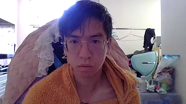 Snapshot of charlie_xdd chatting on 03/08/25, 06:32 charlie xdd online show from 03/08/25, 06:32