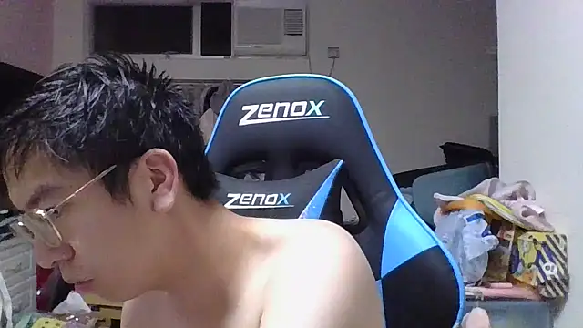 Snapshot of charlie_xdd chatting on 10/31/25, 10:49 charlie xdd online show from 10/31/25, 10:49