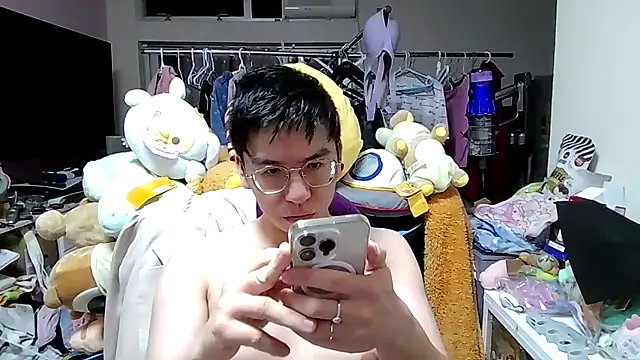 Snapshot of charlie_xdd chatting on 02/22/26, 03:32 charlie xdd online show from 02/22/26, 03:32