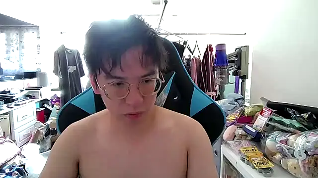 Snapshot of charlie_xdd chatting on 03/28/26, 05:40 charlie xdd online show from 03/28/26, 05:40