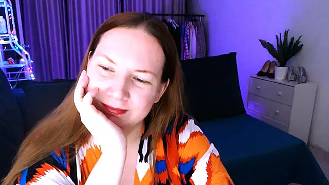 Snapshot of GoddessLara chatting on 01/10/25, 12:27 GoddessLara online show from 01/10/25, 12:27
