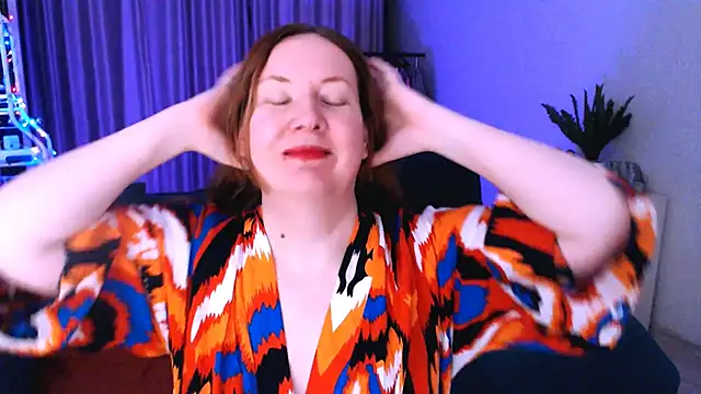 Snapshot of GoddessLara chatting on 01/17/25, 01:15 GoddessLara online show from 01/17/25, 01:15