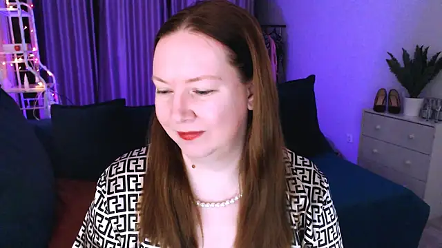 Snapshot of GoddessLara chatting on 02/22/25, 12:38 GoddessLara online show from 02/22/25, 12:38