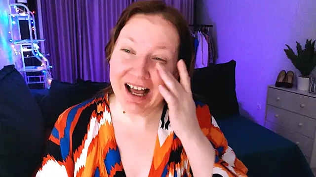 Snapshot of GoddessLara chatting on 03/12/25, 12:10 GoddessLara online show from 03/12/25, 12:10