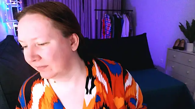 Snapshot of GoddessLara chatting on 03/18/25, 01:10 GoddessLara online show from 03/18/25, 01:10