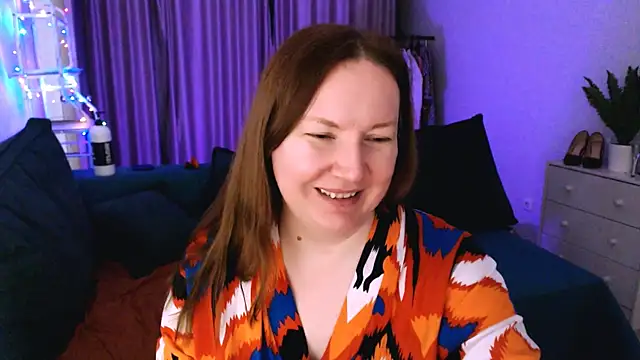 Snapshot of GoddessLara chatting on 03/18/25, 04:15 GoddessLara online show from 03/18/25, 04:15