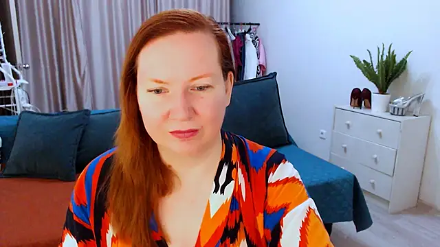 Snapshot of GoddessLara chatting on 09/08/25, 11:04 GoddessLara online show from 09/08/25, 11:04