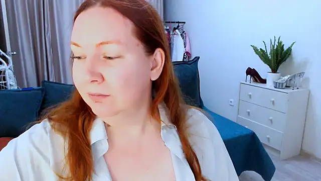 Snapshot of GoddessLara chatting on 09/19/25, 08:31 GoddessLara online show from 09/19/25, 08:31