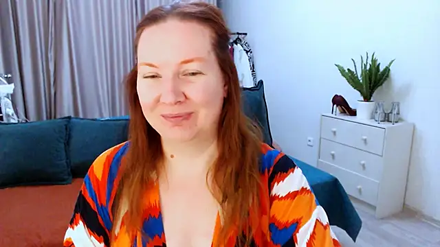 Snapshot of GoddessLara chatting on 10/03/25, 07:55 GoddessLara online show from 10/03/25, 07:55