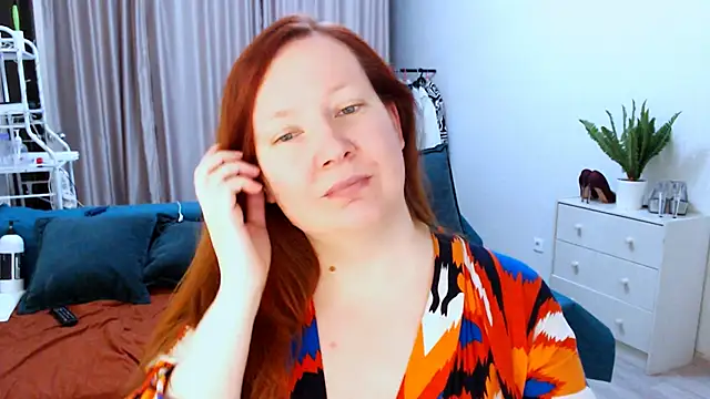 Snapshot of GoddessLara chatting on 10/14/25, 12:06 GoddessLara online show from 10/14/25, 12:06