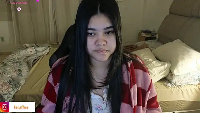 Snapshot of feluriana chatting on 07/13/26, 10:45 feluriana online show from 07/13/26, 10:45