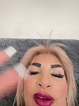 Snapshot of scarlett_sexx69 chatting on 09/10/25, 06:52 scarlett sexx69 online show from 09/10/25, 06:52