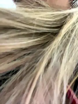 Snapshot of scarlett_sexx69 chatting on 09/19/25, 06:52 scarlett sexx69 online show from 09/19/25, 06:52