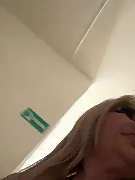 Snapshot of scarlett_sexx69 chatting on 09/22/25, 06:54 scarlett sexx69 online show from 09/22/25, 06:54