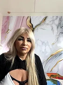 Snapshot of scarlett_sexx69 chatting on 09/24/25, 06:44 scarlett sexx69 online show from 09/24/25, 06:44